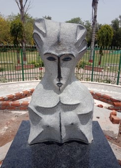 Sculpture at green opposite LSR college