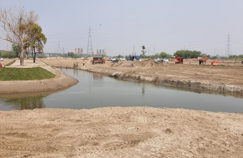 Kalindi Aviral - Nizamuddin Bridge to DND Flyway (Western Bank)